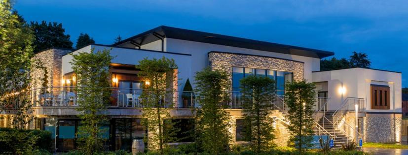 Silverbirch Hotel Оума Екстериор снимка