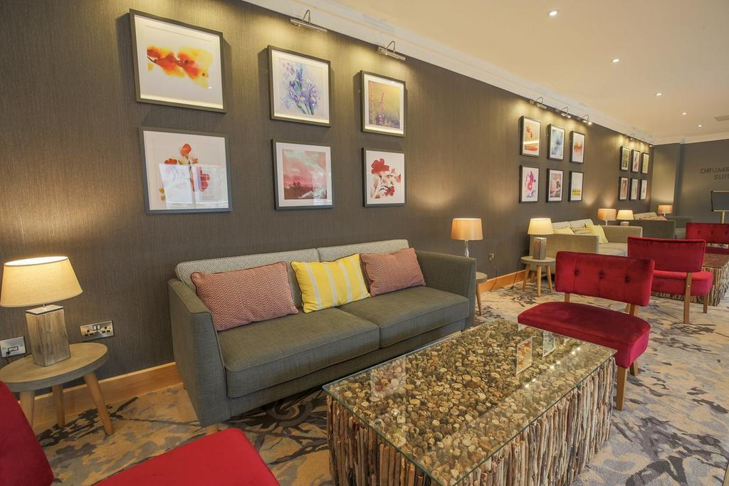 Silverbirch Hotel Оума Екстериор снимка